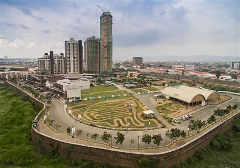 Circulo Verde in Bagumbayan, Quezon City .